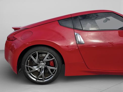 Used 2016 Nissan 370Z w/ Sport Package image 26