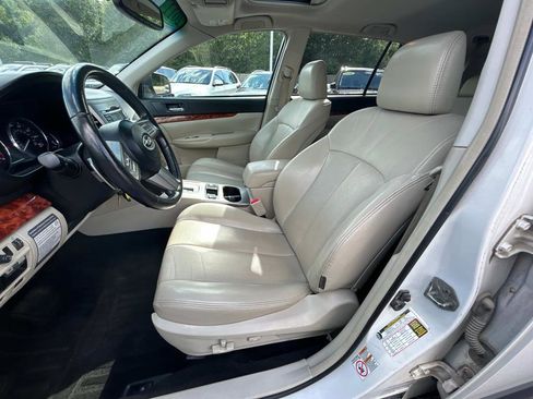 Used 2011 Subaru Outback 3.6R Limited w/ PWR Moonroof Pkg image 18