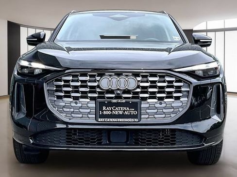 Used 2025 Audi Q5 Premium w/ Convenience Package AWD/4WD image 2
