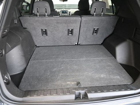 Used 2019 Chevrolet Equinox LT FWD image 17