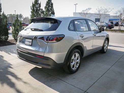 Certified 2025 Honda HR-V LX image 10
