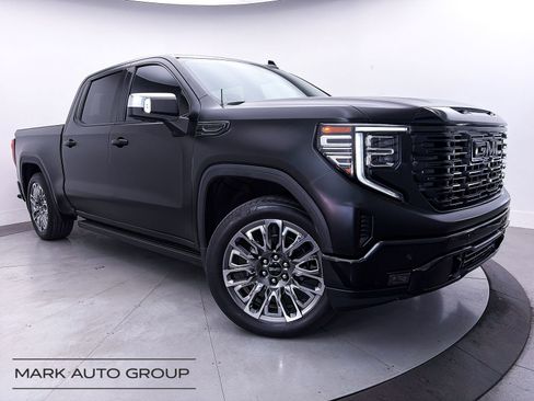 Used 2022 GMC Sierra 1500 Denali w/ Technology Package AWD/4WD image 1