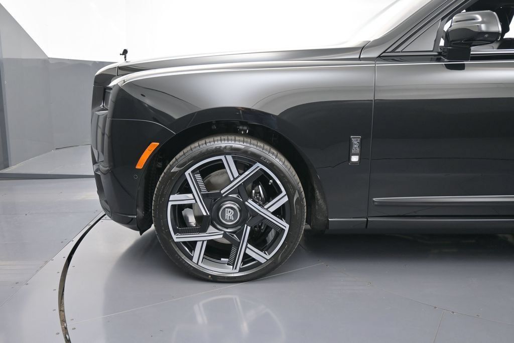 New 2027 Rolls-Royce Cullinan Black Badge AWD/4WD image 12