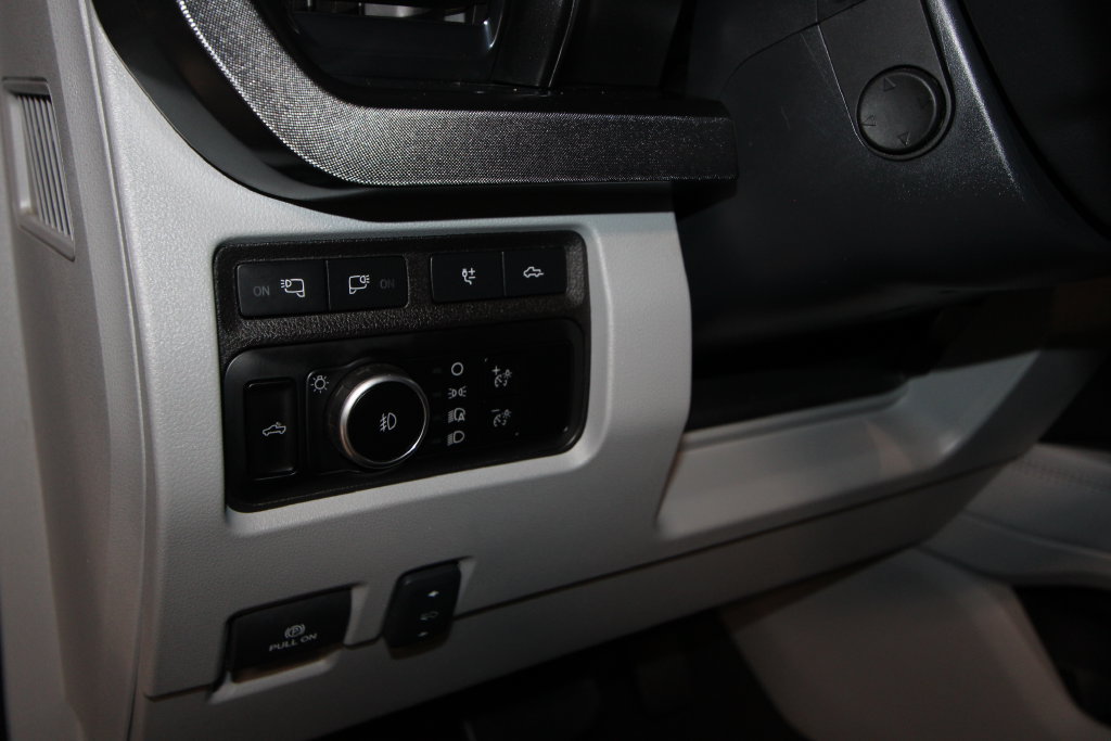 Used 2024 Ford F250 Limited w/ FX4 Off-Road Package AWD/4WD image 11