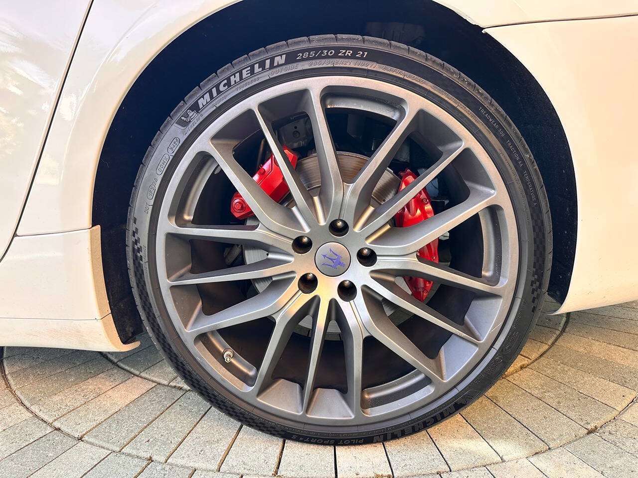 Used 2017 Maserati Quattroporte GTS GranSport RWD image 37