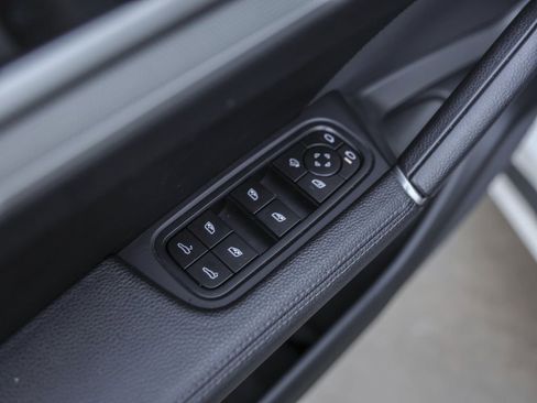 Certified 2024 Porsche Cayenne image 29