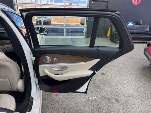 Used 2017 Mercedes-Benz E 400 4MATIC image 16
