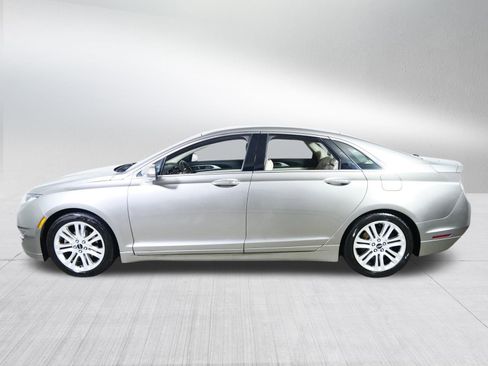 Used 2016 Lincoln MKZ w/ Equipment Group 300A Reserve image 4