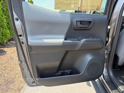 Certified 2021 Toyota Tacoma SR AWD/4WD image 28