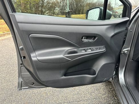 New 2025 Nissan Kicks SR image 10