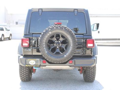 Used 2023 Jeep Wrangler Unlimited w/ Cold Weather Group AWD/4WD image 4