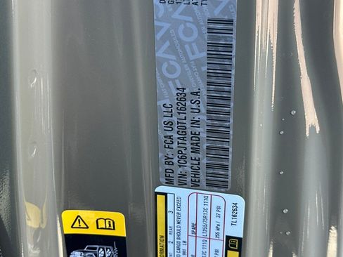 New 2026 Jeep Gladiator Willys image 32