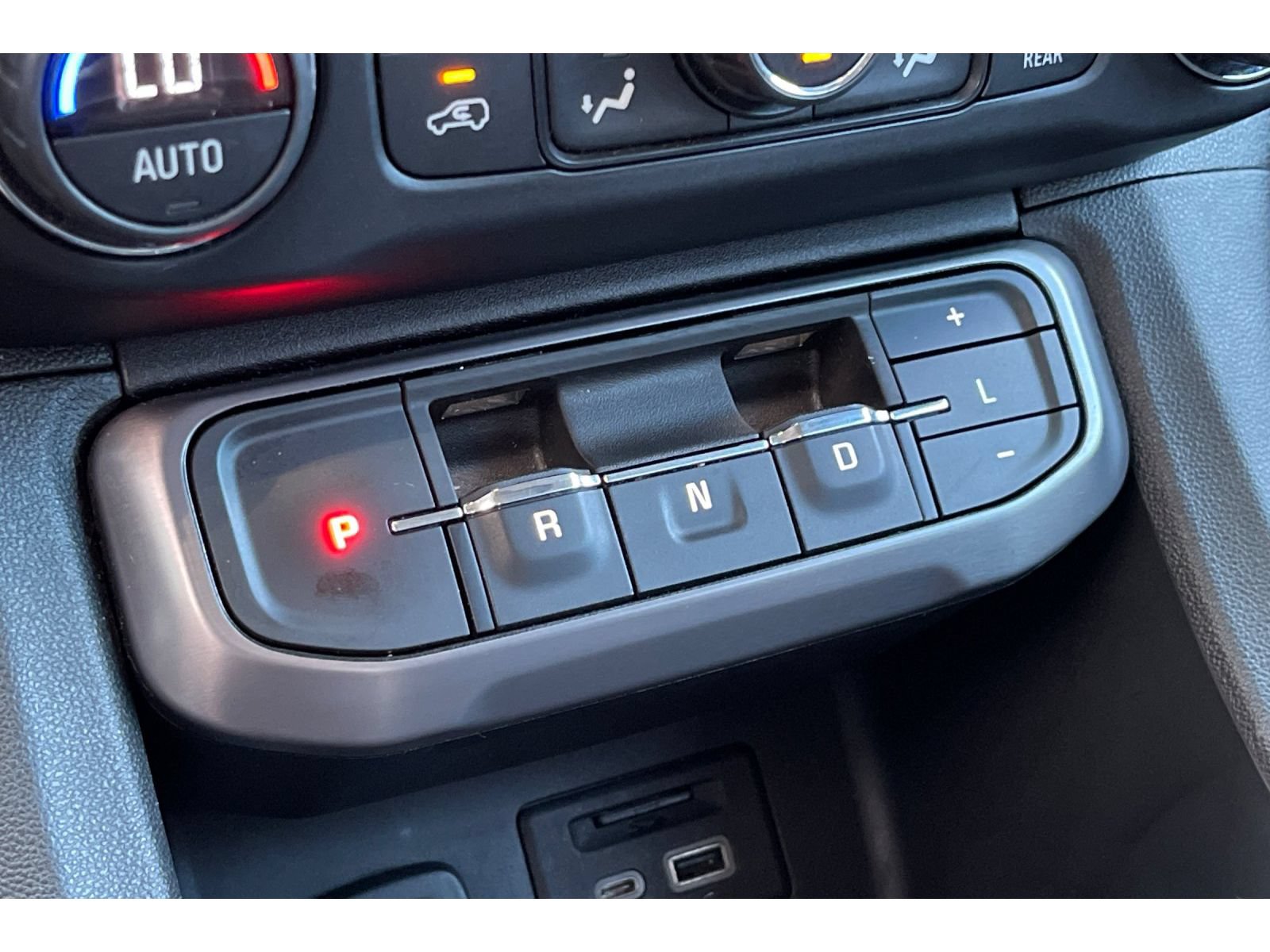 Used 2021 GMC Acadia AT4 w/ Technology Package AWD/4WD image 35