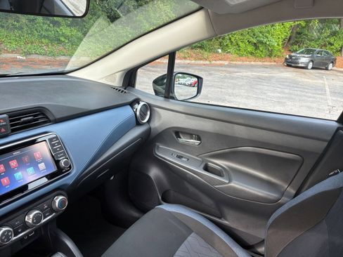 Used 2025 Nissan Versa SV FWD image 34