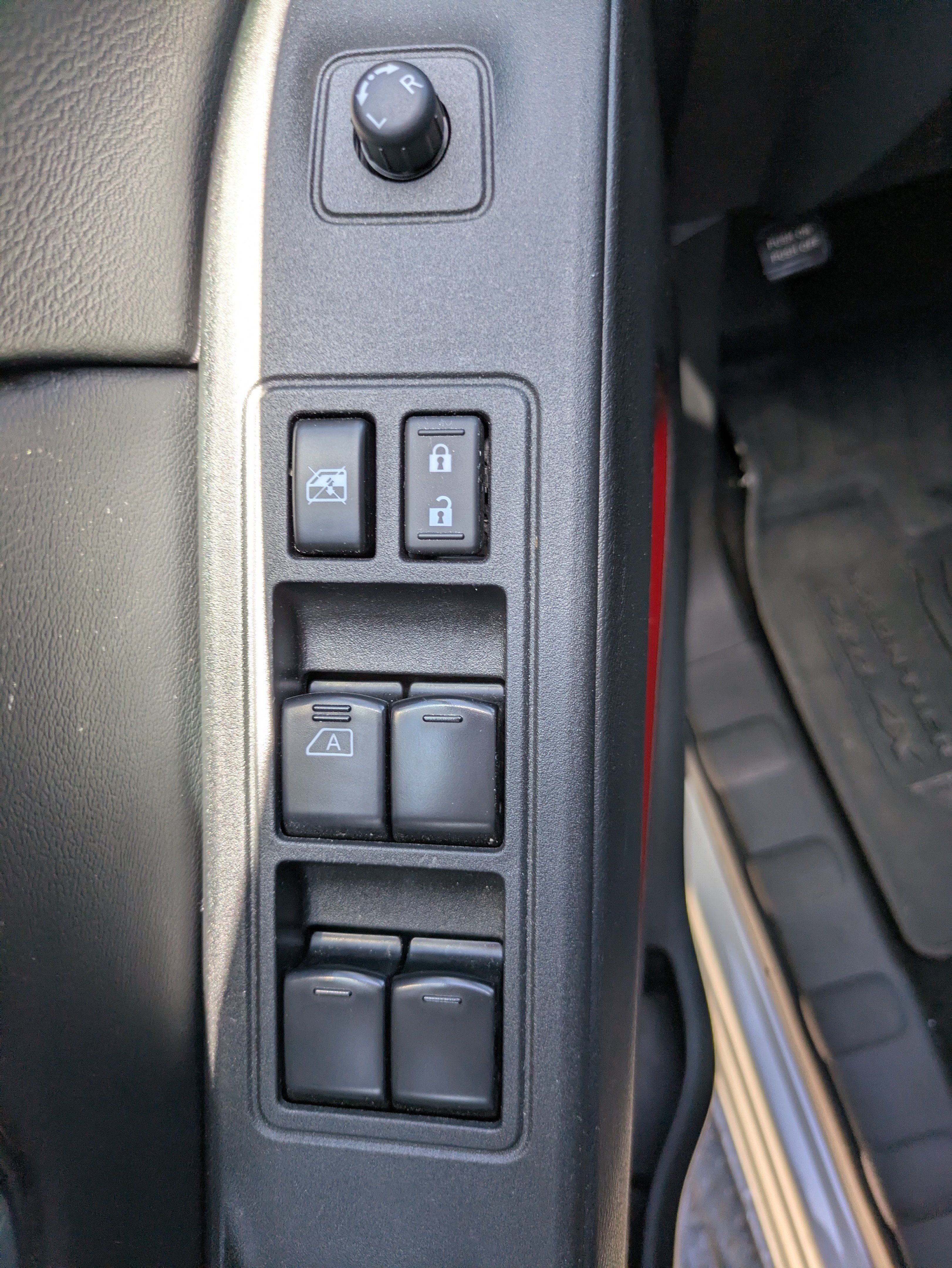Used 2025 Nissan Frontier Pro-X w/ Tow Package RWD image 14