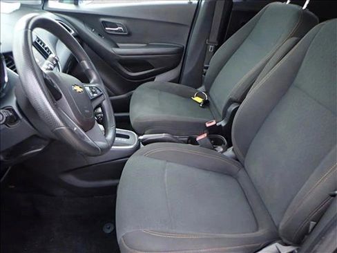 Used 2021 Chevrolet Trax LS w/ Tint and Cruise Package image 11