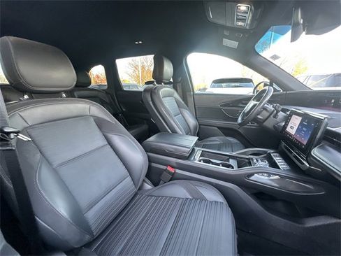 Certified 2024 Lincoln Nautilus Reserve w/ Jet Appearance Package (87T) image 33