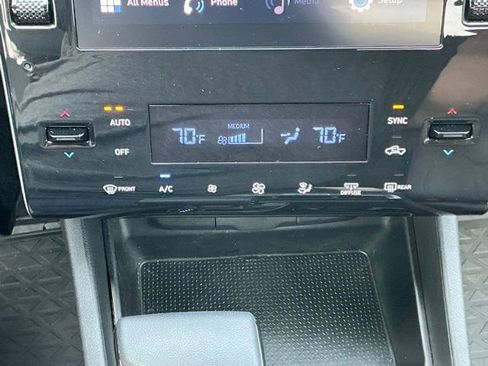 Used 2024 Hyundai Santa Cruz SEL image 11