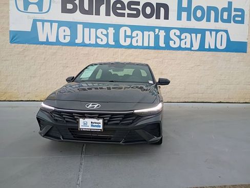 Used 2025 Hyundai Elantra Sport FWD image 22
