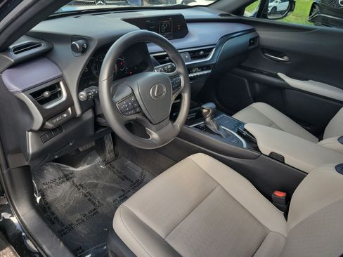 Used 2022 Lexus UX 200 w/ Accessory Package (Z2) FWD image 20