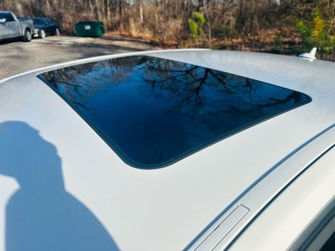 Used 2010 Mercedes-Benz E 350 Sedan image 15