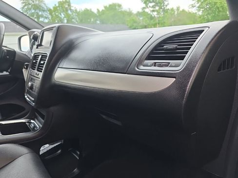 Used 2019 Dodge Grand Caravan GT FWD image 21