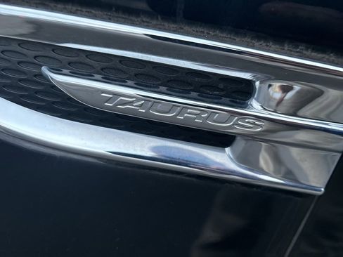 Used 2018 Ford Taurus Limited image 32