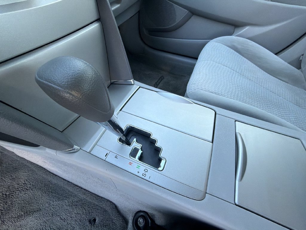 Used 2011 Toyota Camry LE FWD image 25