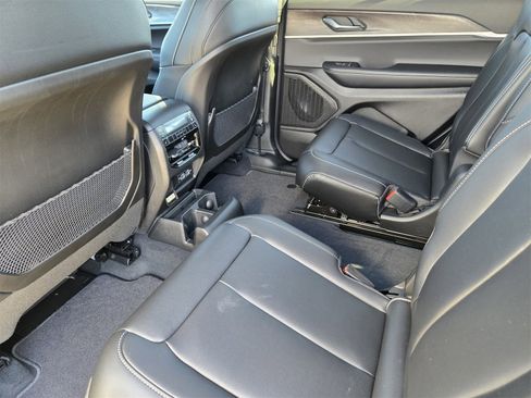 New 2025 Jeep Grand Cherokee L Limited w/ Black Appearance Package image 28