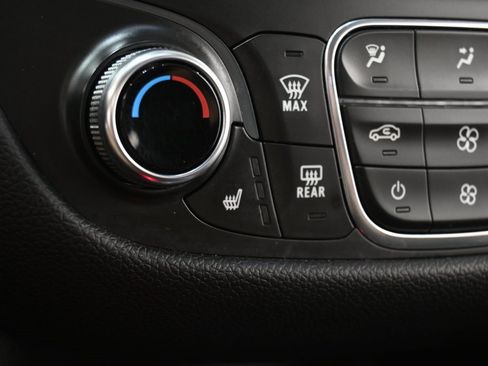 Used 2019 Chevrolet Equinox LT w/ Driver Convenience Package image 13