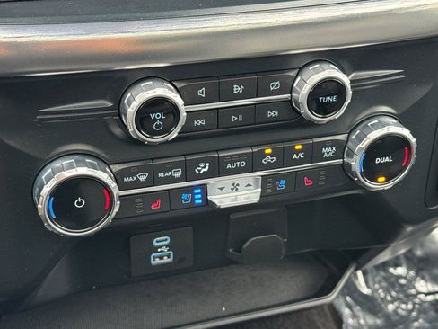 Certified 2022 Ford F150 Lariat RWD image 19