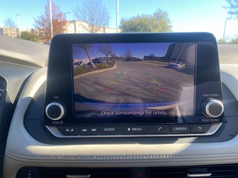 Used 2023 Nissan Rogue SV image 21