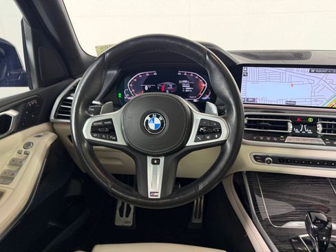 Used 2022 BMW X7 xDrive40i w/ M Sport Package AWD/4WD image 15