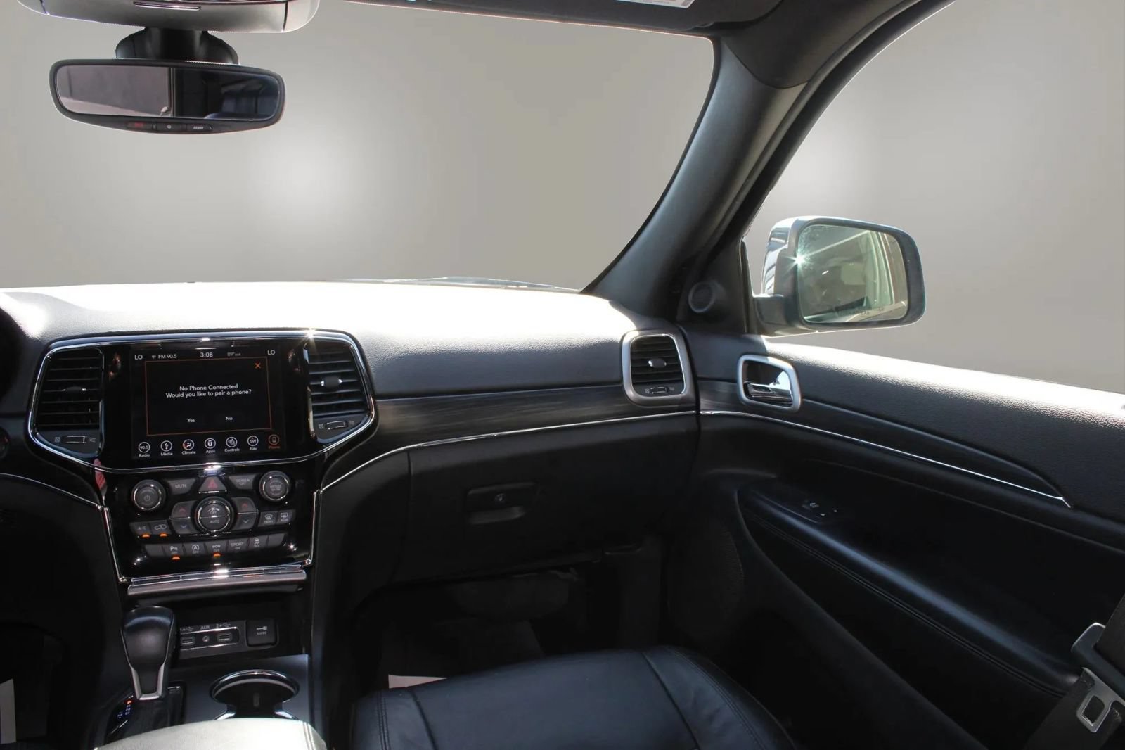Used 2019 Jeep Grand Cherokee Limited AWD/4WD image 22