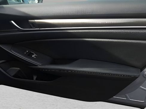 Used 2018 Honda Accord Sport image 29