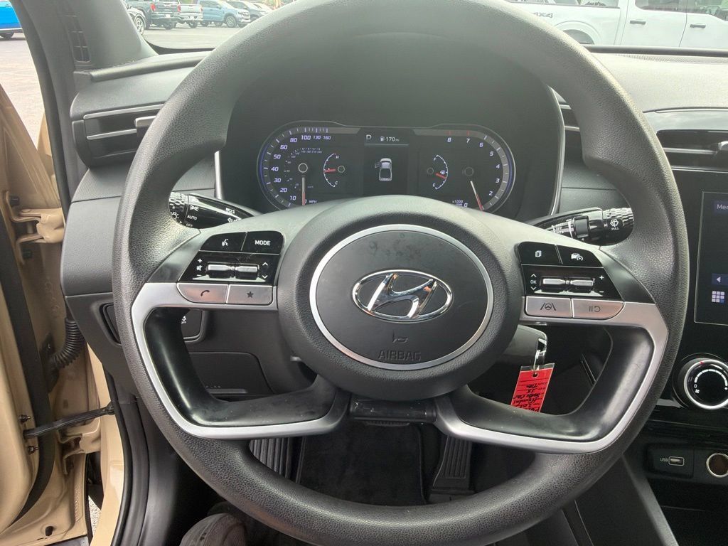 Used 2023 Hyundai Santa Cruz SE FWD image 16