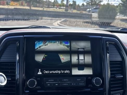 Used 2021 Nissan Titan PRO-4X w/ Pro-4x Convenience Package image 18