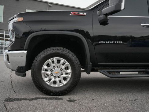 Used 2024 Chevrolet Silverado 2500 LTZ w/ LTZ Convenience Package image 4