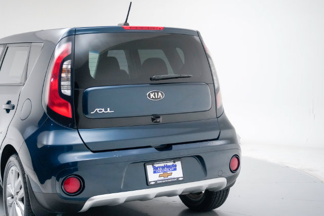Used 2017 Kia Soul + FWD image 4