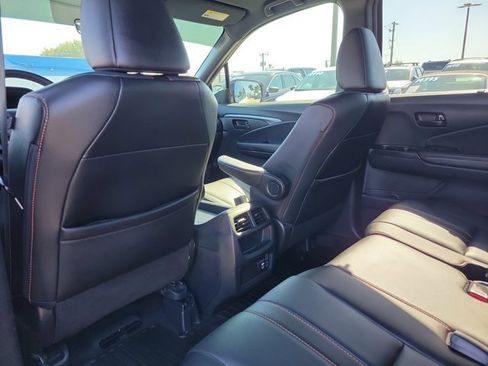 Used 2023 Honda Passport TrailSport image 16