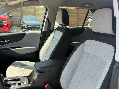 Used 2023 Chevrolet Equinox LS w/ LS Convenience Package FWD image 17