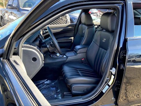 Used 2018 Chrysler 300 S w/ Safetytec Plus Group image 8