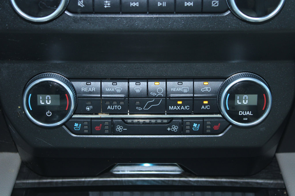 Used 2021 Ford Expedition Limited AWD/4WD image 29