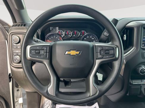 Used 2022 Chevrolet Silverado 1500 Custom w/ Safety Confidence Package AWD/4WD image 12