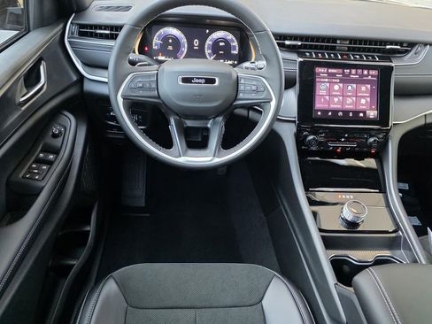New 2025 Jeep Grand Cherokee L Altitude AWD/4WD image 12