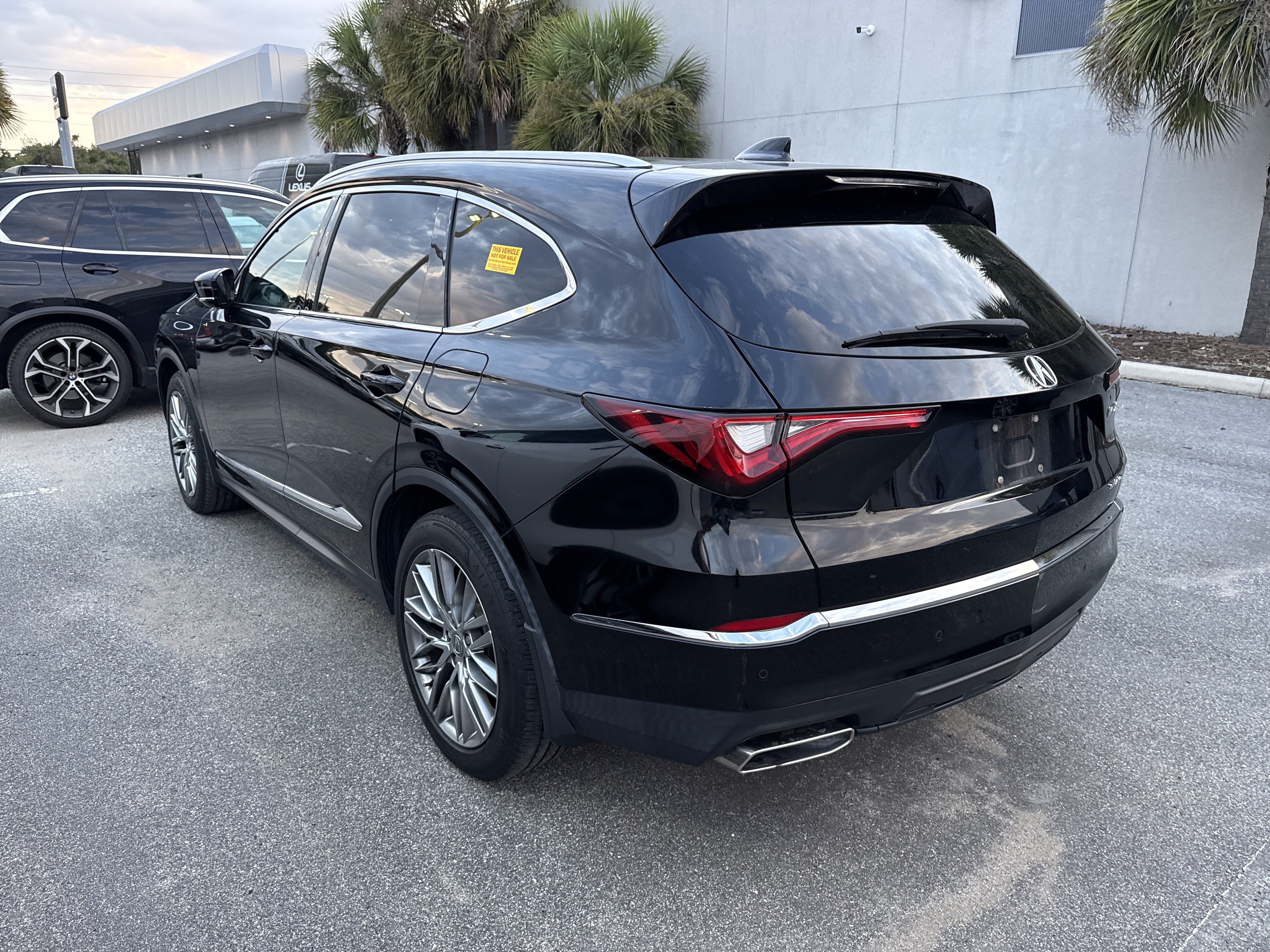 Used 2022 Acura MDX w/ Advance Package AWD/4WD image 3