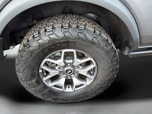 Used 2025 Ford Bronco Badlands image 44