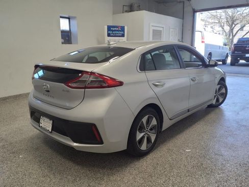 Used 2019 Hyundai Ioniq Limited FWD image 4