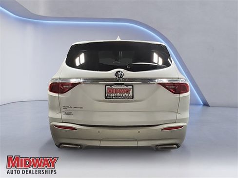 Used 2024 Buick Enclave Premium image 4