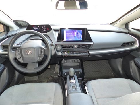 Used 2024 Toyota Prius LE FWD image 37